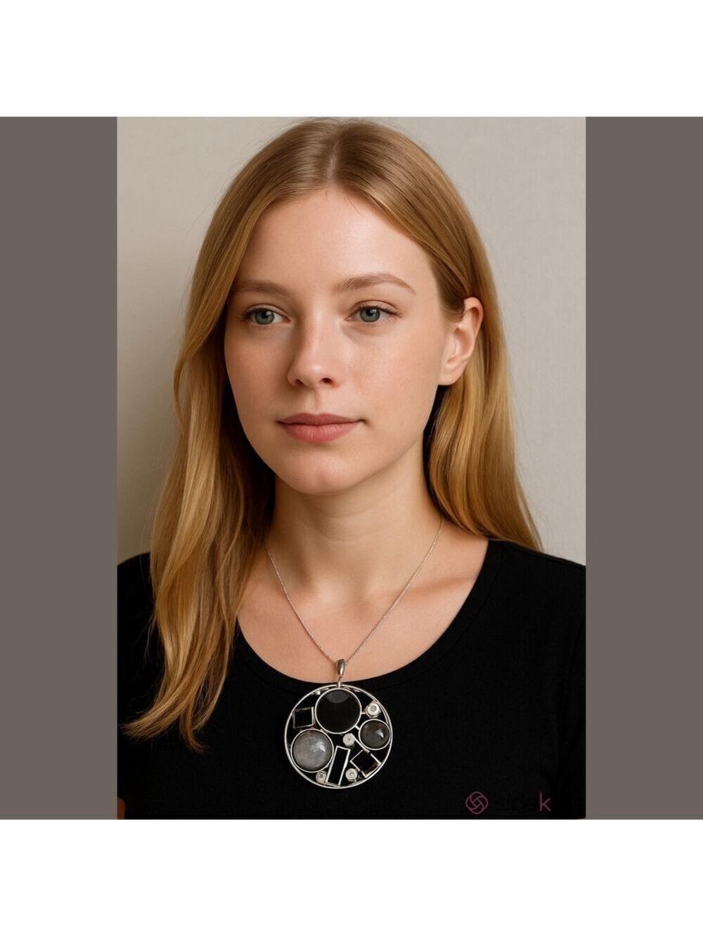 Costume jewelry necklace​​